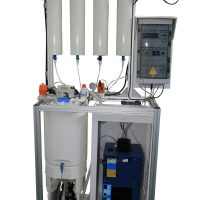 H2ODI生产系统:18 Mohm水质输出。以1 Mohm入水